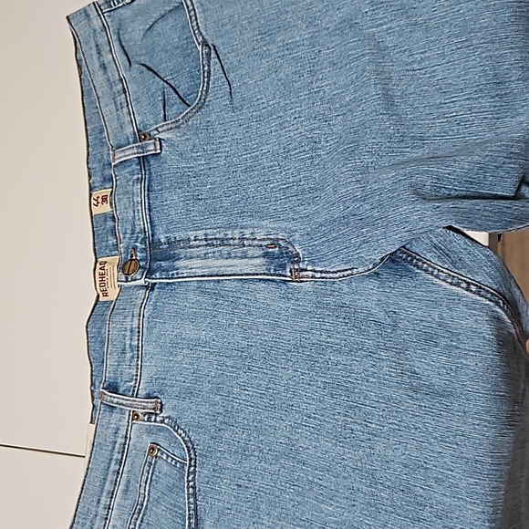 Men's Redhead Relaxed Fit Light Wash Jean - Picture 4 of 9